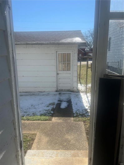 415 5TH, Poplar Bluff, Missouri 63901, 3 Bedrooms Bedrooms, 9 Rooms Rooms,2 BathroomsBathrooms,Residential,For Sale,5TH,MAR25009695