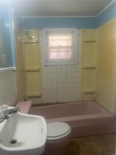 415 5TH, Poplar Bluff, Missouri 63901, 3 Bedrooms Bedrooms, 9 Rooms Rooms,2 BathroomsBathrooms,Residential,For Sale,5TH,MAR25009695