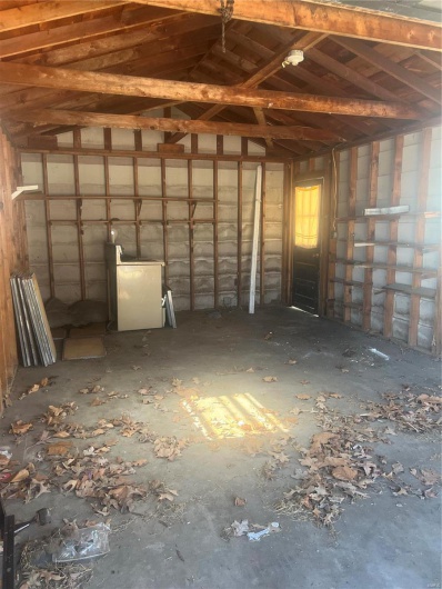 415 5TH, Poplar Bluff, Missouri 63901, 3 Bedrooms Bedrooms, 9 Rooms Rooms,2 BathroomsBathrooms,Residential,For Sale,5TH,MAR25009695