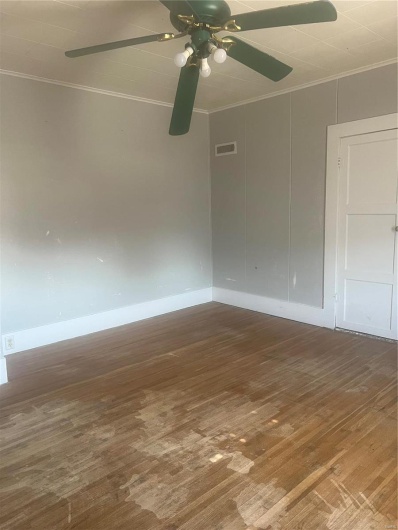 415 5TH, Poplar Bluff, Missouri 63901, 3 Bedrooms Bedrooms, 9 Rooms Rooms,2 BathroomsBathrooms,Residential,For Sale,5TH,MAR25009695