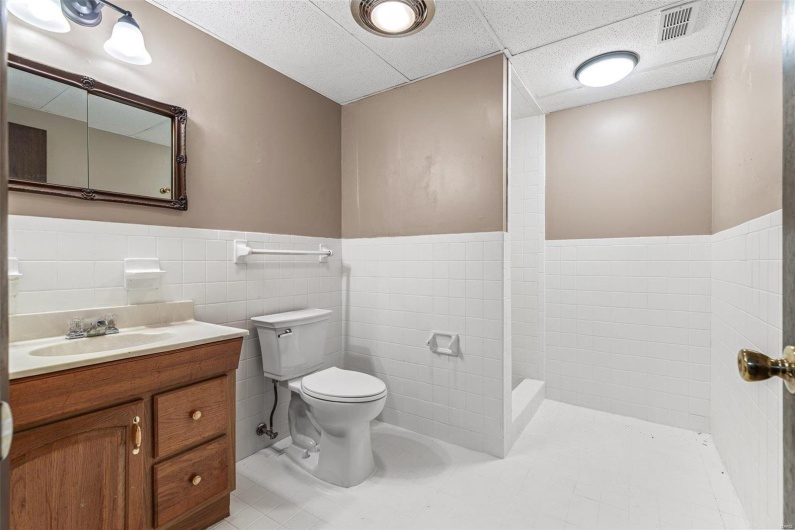 11984 Sioux Point Drive, Ste Genevieve, Missouri 63670, 4 Bedrooms Bedrooms, 10 Rooms Rooms,2 BathroomsBathrooms,Residential,For Sale,Sioux Point Drive,MAR25008546