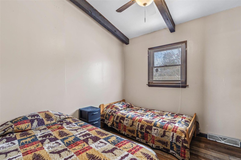 11984 Sioux Point Drive, Ste Genevieve, Missouri 63670, 4 Bedrooms Bedrooms, 10 Rooms Rooms,2 BathroomsBathrooms,Residential,For Sale,Sioux Point Drive,MAR25008546