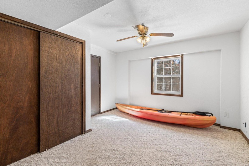 11984 Sioux Point Drive, Ste Genevieve, Missouri 63670, 4 Bedrooms Bedrooms, 10 Rooms Rooms,2 BathroomsBathrooms,Residential,For Sale,Sioux Point Drive,MAR25008546