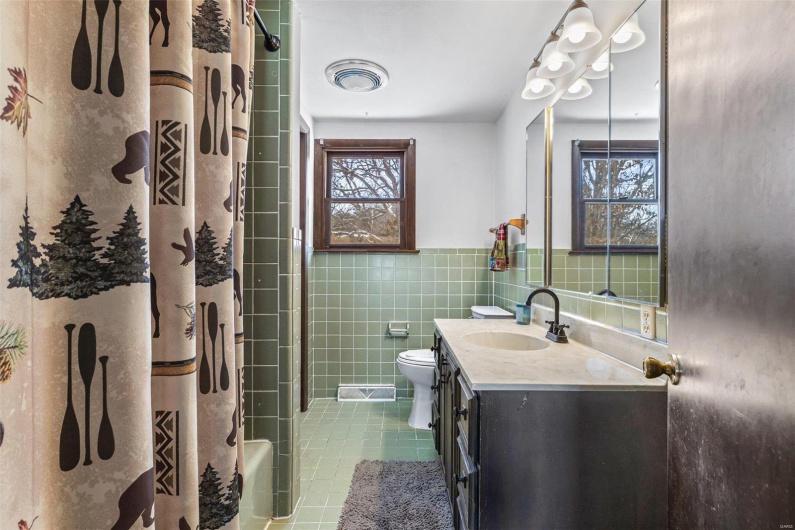 11984 Sioux Point Drive, Ste Genevieve, Missouri 63670, 4 Bedrooms Bedrooms, 10 Rooms Rooms,2 BathroomsBathrooms,Residential,For Sale,Sioux Point Drive,MAR25008546