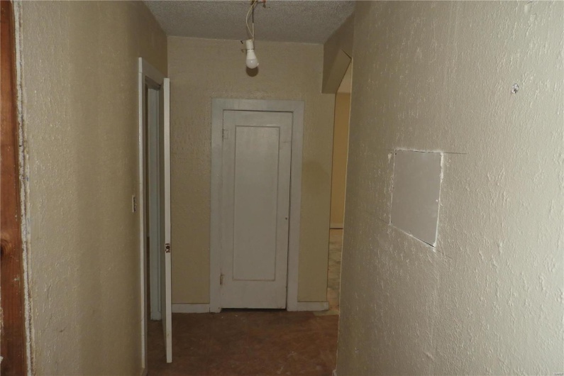 208 Simmons Avenue, Park Hills, Missouri 63601, 5 Bedrooms Bedrooms, 8 Rooms Rooms,2 BathroomsBathrooms,Residential,For Sale,Simmons,MAR24054950