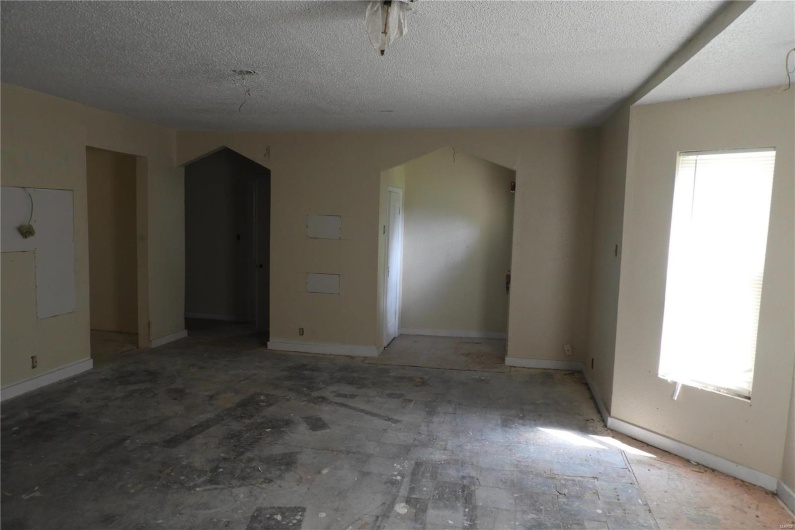 208 Simmons Avenue, Park Hills, Missouri 63601, 5 Bedrooms Bedrooms, 8 Rooms Rooms,2 BathroomsBathrooms,Residential,For Sale,Simmons,MAR24054950