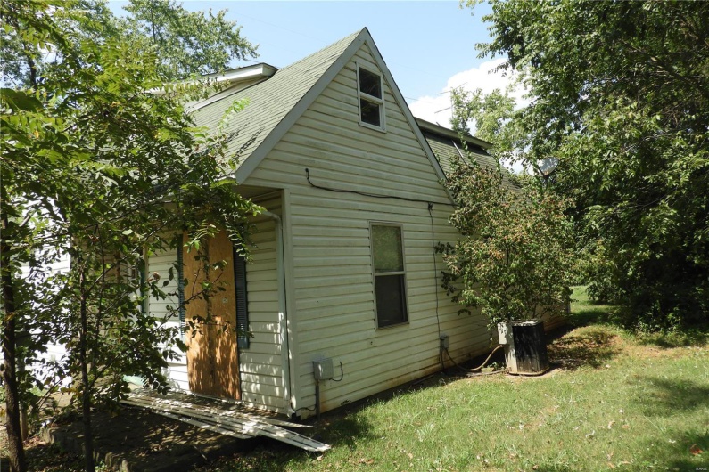 208 Simmons Avenue, Park Hills, Missouri 63601, 5 Bedrooms Bedrooms, 8 Rooms Rooms,2 BathroomsBathrooms,Residential,For Sale,Simmons,MAR24054950