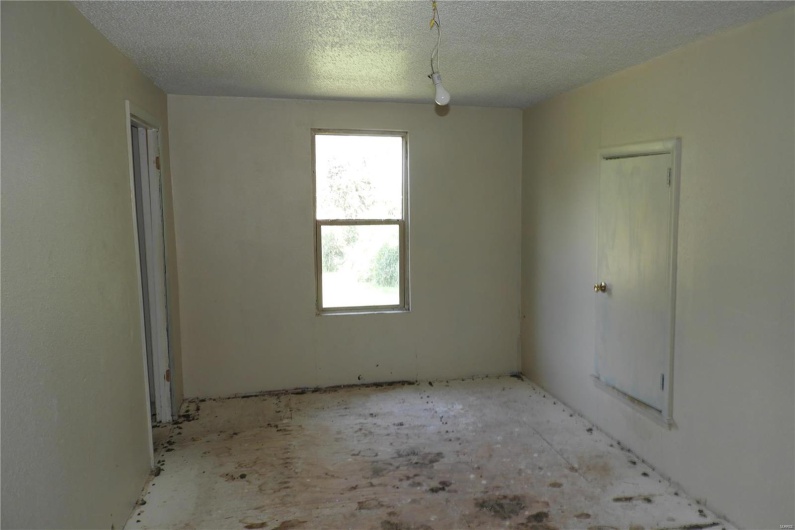 208 Simmons Avenue, Park Hills, Missouri 63601, 5 Bedrooms Bedrooms, 8 Rooms Rooms,2 BathroomsBathrooms,Residential,For Sale,Simmons,MAR24054950