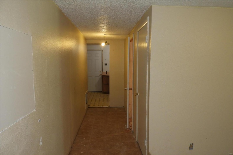 208 Simmons Avenue, Park Hills, Missouri 63601, 5 Bedrooms Bedrooms, 8 Rooms Rooms,2 BathroomsBathrooms,Residential,For Sale,Simmons,MAR24054950