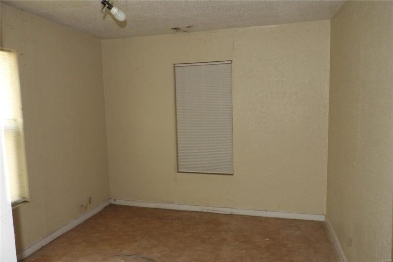 208 Simmons Avenue, Park Hills, Missouri 63601, 5 Bedrooms Bedrooms, 8 Rooms Rooms,2 BathroomsBathrooms,Residential,For Sale,Simmons,MAR24054950