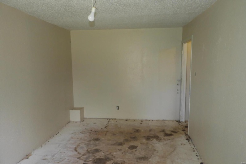 208 Simmons Avenue, Park Hills, Missouri 63601, 5 Bedrooms Bedrooms, 8 Rooms Rooms,2 BathroomsBathrooms,Residential,For Sale,Simmons,MAR24054950