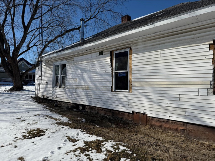 405 Washington, Sparta, Illinois 62286, 2 Bedrooms Bedrooms, 5 Rooms Rooms,1 BathroomBathrooms,Residential,For Sale,Washington,MAR25008632