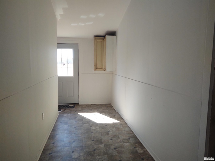 425 PIONEER Lane, Vienna, Illinois 62995, 4 Bedrooms Bedrooms, 0 ,1 BathroomBathrooms,Residential,For Sale,PIONEER,0,RMAEB456856