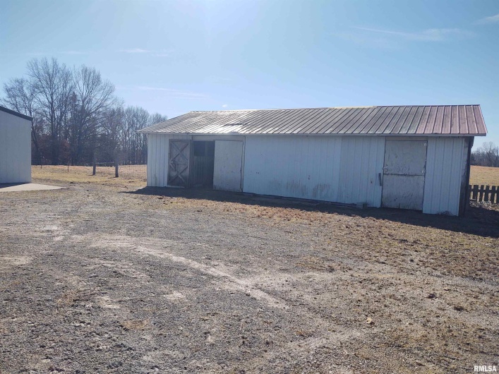 425 PIONEER Lane, Vienna, Illinois 62995, 4 Bedrooms Bedrooms, 0 ,1 BathroomBathrooms,Residential,For Sale,PIONEER,0,RMAEB456856