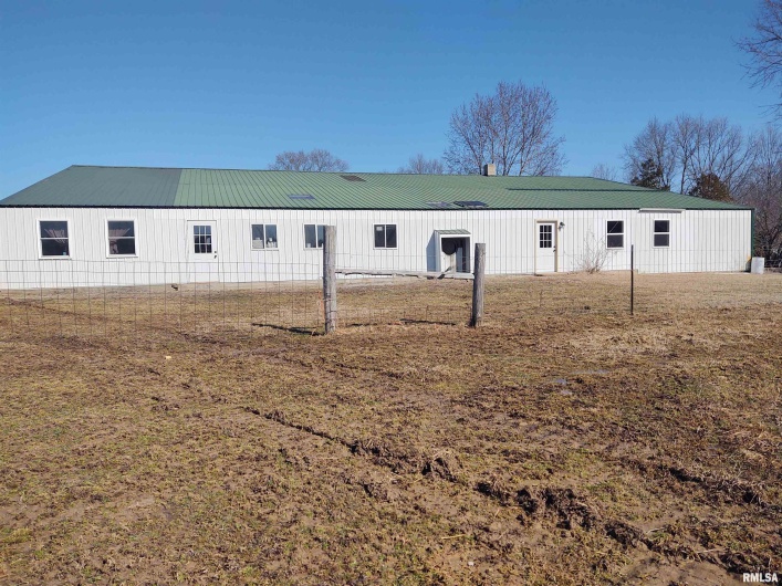 425 PIONEER Lane, Vienna, Illinois 62995, 4 Bedrooms Bedrooms, 0 ,1 BathroomBathrooms,Residential,For Sale,PIONEER,0,RMAEB456856