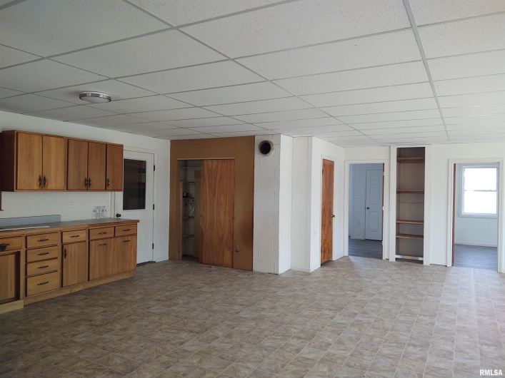 425 PIONEER Lane, Vienna, Illinois 62995, 4 Bedrooms Bedrooms, 0 ,1 BathroomBathrooms,Residential,For Sale,PIONEER,0,RMAEB456856