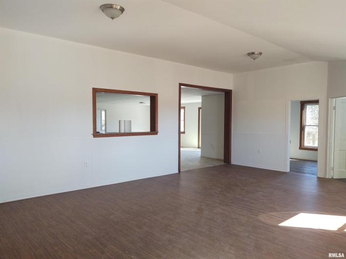 425 PIONEER Lane, Vienna, Illinois 62995, 4 Bedrooms Bedrooms, 0 ,1 BathroomBathrooms,Residential,For Sale,PIONEER,0,RMAEB456856