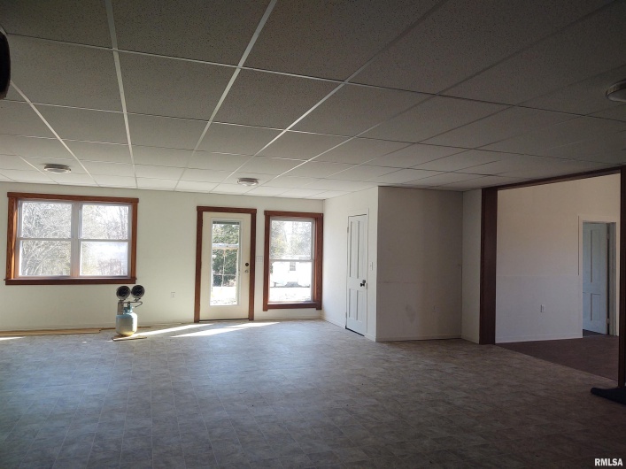 425 PIONEER Lane, Vienna, Illinois 62995, 4 Bedrooms Bedrooms, 0 ,1 BathroomBathrooms,Residential,For Sale,PIONEER,0,RMAEB456856