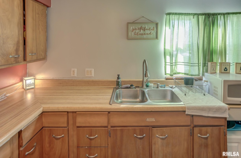 600 WASHINGTON Street, Sparta, Illinois 62286, 4 Bedrooms Bedrooms, 0 ,1 BathroomBathrooms,Residential,For Sale,WASHINGTON,0,RMAEB456878