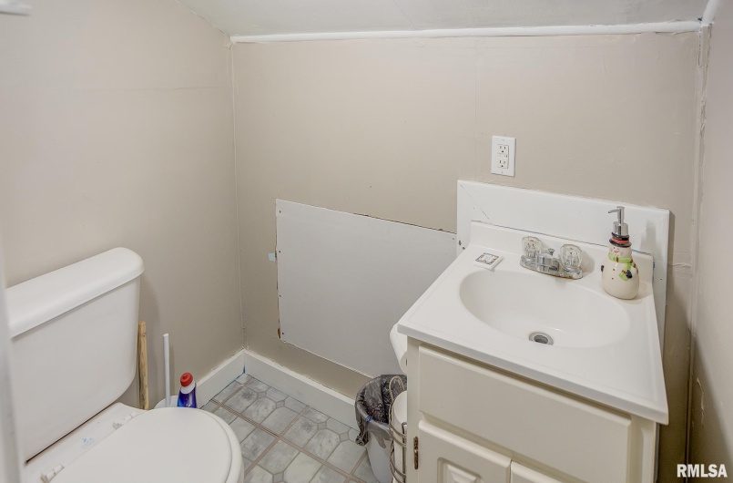 600 WASHINGTON Street, Sparta, Illinois 62286, 4 Bedrooms Bedrooms, 0 ,1 BathroomBathrooms,Residential,For Sale,WASHINGTON,0,RMAEB456878