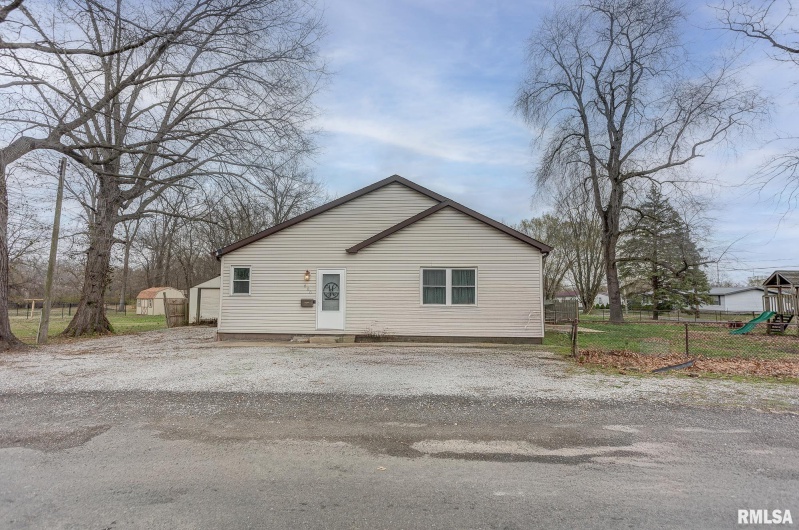 600 WASHINGTON Street, Sparta, Illinois 62286, 4 Bedrooms Bedrooms, 0 ,1 BathroomBathrooms,Residential,For Sale,WASHINGTON,0,RMAEB456878