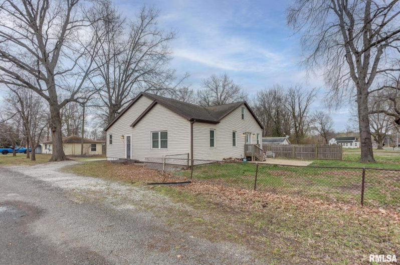 600 WASHINGTON Street, Sparta, Illinois 62286, 4 Bedrooms Bedrooms, 0 ,1 BathroomBathrooms,Residential,For Sale,WASHINGTON,0,RMAEB456878