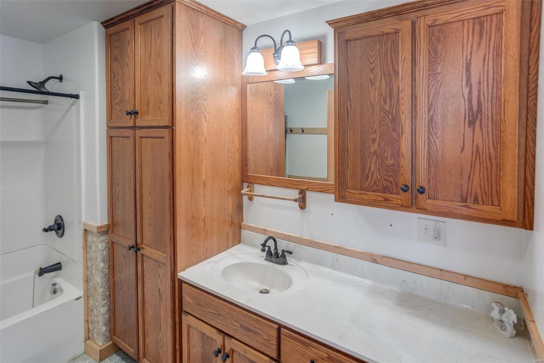 1548 Koehn Road, Ava, Illinois 62907, 5 Bedrooms Bedrooms, 12 Rooms Rooms,3 BathroomsBathrooms,Farm,For Sale,Koehn,MAR25010212