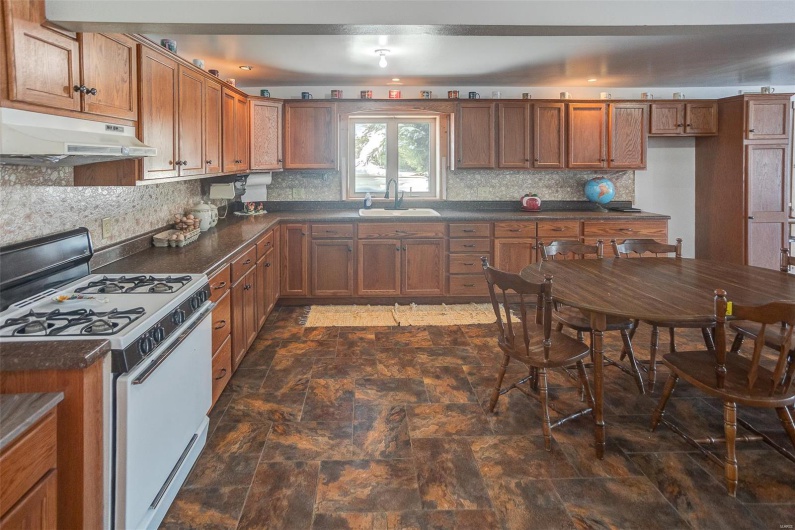 1548 Koehn Road, Ava, Illinois 62907, 5 Bedrooms Bedrooms, 12 Rooms Rooms,3 BathroomsBathrooms,Farm,For Sale,Koehn,MAR25010212
