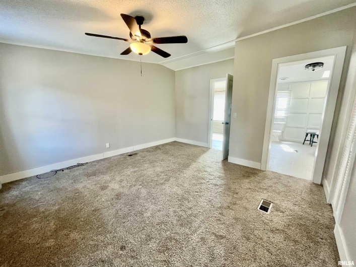 8065 State Route 146 Highway, Grantsburg, Illinois 62943, 3 Bedrooms Bedrooms, 0 ,2 BathroomsBathrooms,Residential,For Sale,State Route 146,0,RMAEB456896