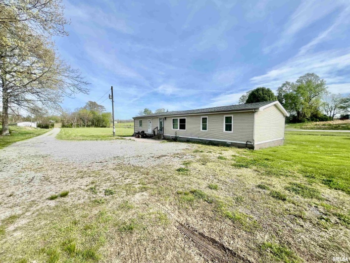 8065 State Route 146 Highway, Grantsburg, Illinois 62943, 3 Bedrooms Bedrooms, 0 ,2 BathroomsBathrooms,Residential,For Sale,State Route 146,0,RMAEB456896