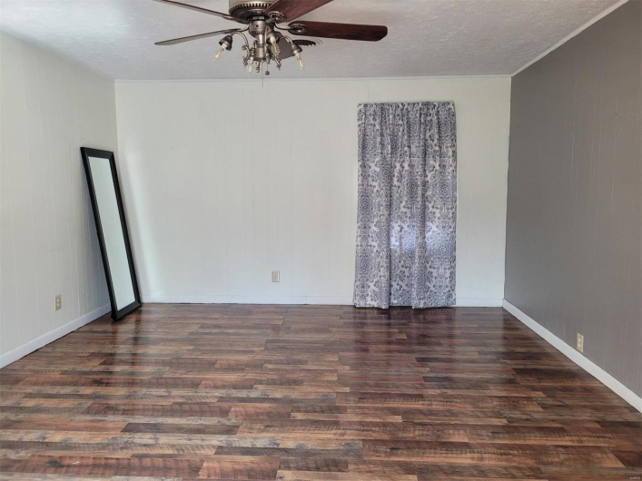 701 Sikes Avenue, Sikeston, Missouri 63801, 3 Bedrooms Bedrooms, 8 Rooms Rooms,1 BathroomBathrooms,Residential,For Sale,Sikes,MAR25010412