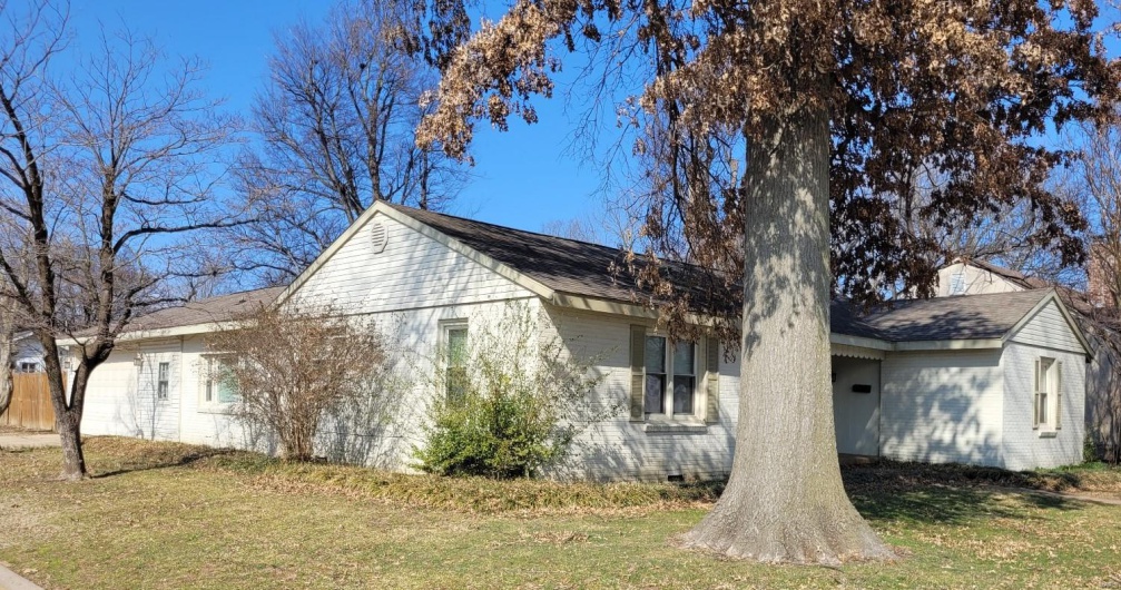 701 Sikes Avenue, Sikeston, Missouri 63801, 3 Bedrooms Bedrooms, 8 Rooms Rooms,1 BathroomBathrooms,Residential,For Sale,Sikes,MAR25010412
