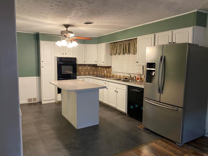 701 Sikes Avenue, Sikeston, Missouri 63801, 3 Bedrooms Bedrooms, 8 Rooms Rooms,1 BathroomBathrooms,Residential,For Sale,Sikes,MAR25010412