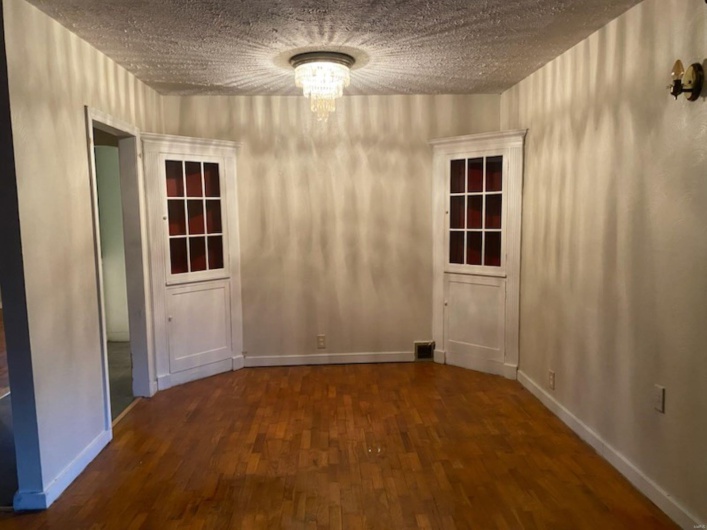 701 Sikes Avenue, Sikeston, Missouri 63801, 3 Bedrooms Bedrooms, 8 Rooms Rooms,1 BathroomBathrooms,Residential,For Sale,Sikes,MAR25010412