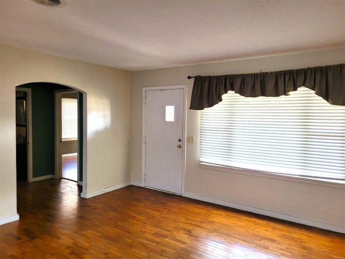 701 Sikes Avenue, Sikeston, Missouri 63801, 3 Bedrooms Bedrooms, 8 Rooms Rooms,1 BathroomBathrooms,Residential,For Sale,Sikes,MAR25010412