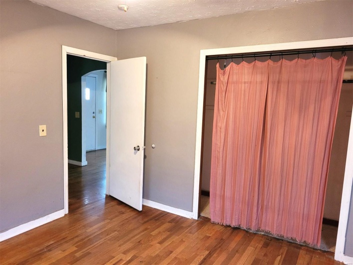 701 Sikes Avenue, Sikeston, Missouri 63801, 3 Bedrooms Bedrooms, 8 Rooms Rooms,1 BathroomBathrooms,Residential,For Sale,Sikes,MAR25010412