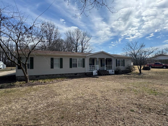 Manufactured / mobile home featuring crawl space and covered porch