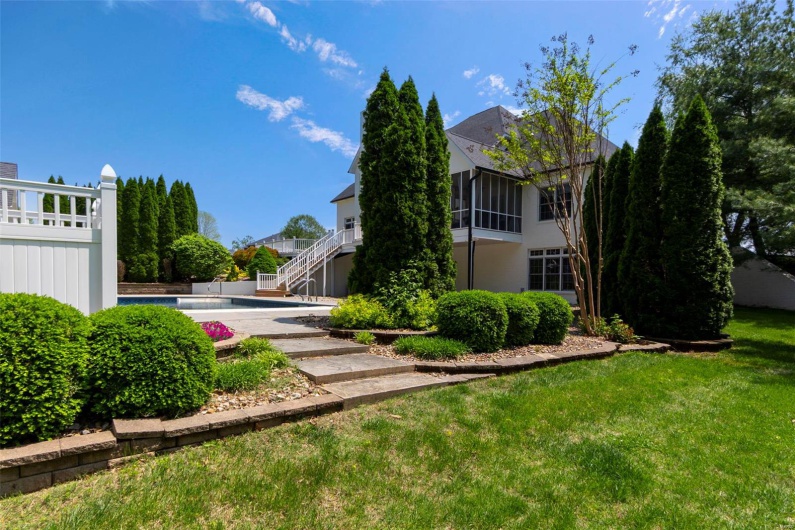 280 Hilltop Meadows Drive, Jackson, Missouri 63755, 5 Bedrooms Bedrooms, 9 Rooms Rooms,4 BathroomsBathrooms,Residential,For Sale,Hilltop Meadows,MAR25010344