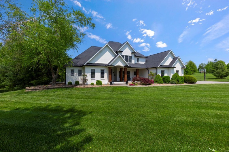 280 Hilltop Meadows Drive, Jackson, Missouri 63755, 5 Bedrooms Bedrooms, 9 Rooms Rooms,4 BathroomsBathrooms,Residential,For Sale,Hilltop Meadows,MAR25010344