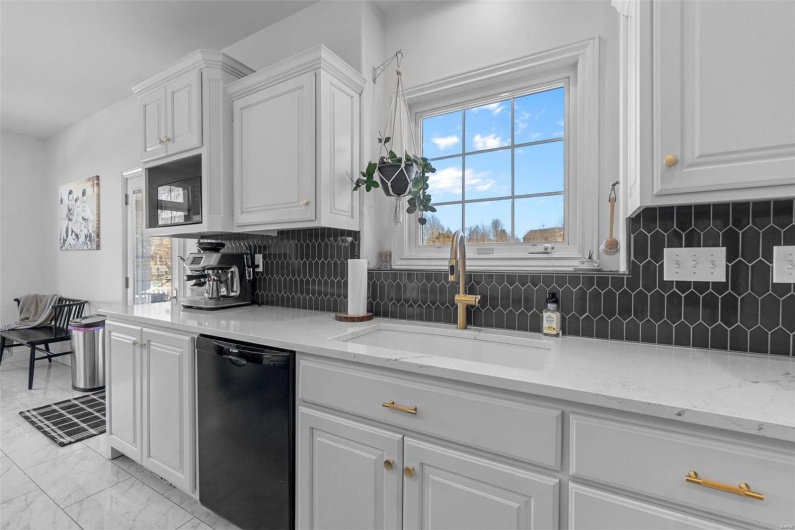 280 Hilltop Meadows Drive, Jackson, Missouri 63755, 5 Bedrooms Bedrooms, 9 Rooms Rooms,4 BathroomsBathrooms,Residential,For Sale,Hilltop Meadows,MAR25010344