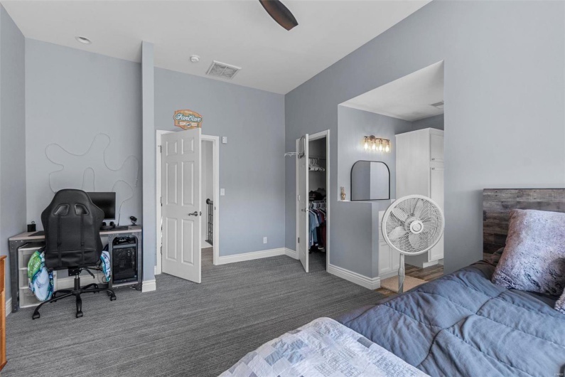 280 Hilltop Meadows Drive, Jackson, Missouri 63755, 5 Bedrooms Bedrooms, 9 Rooms Rooms,4 BathroomsBathrooms,Residential,For Sale,Hilltop Meadows,MAR25010344
