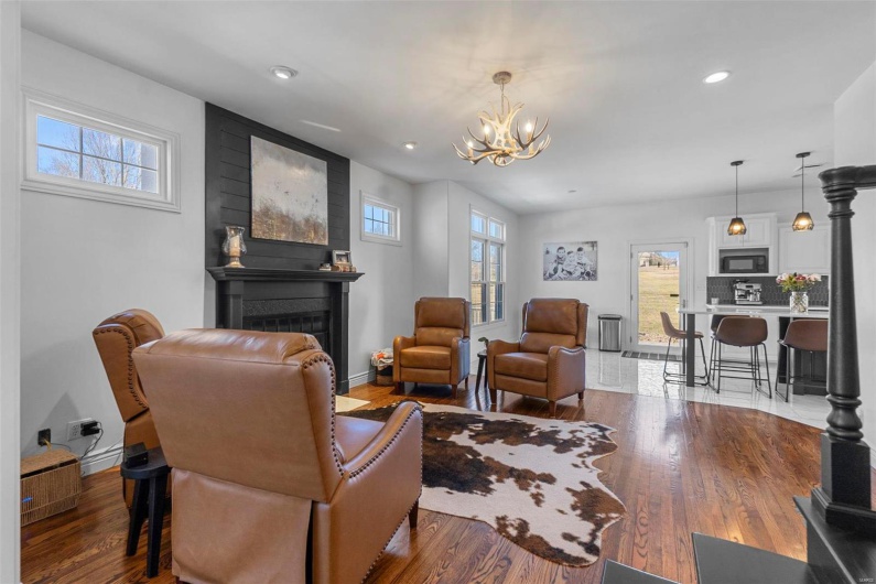 280 Hilltop Meadows Drive, Jackson, Missouri 63755, 5 Bedrooms Bedrooms, 9 Rooms Rooms,4 BathroomsBathrooms,Residential,For Sale,Hilltop Meadows,MAR25010344