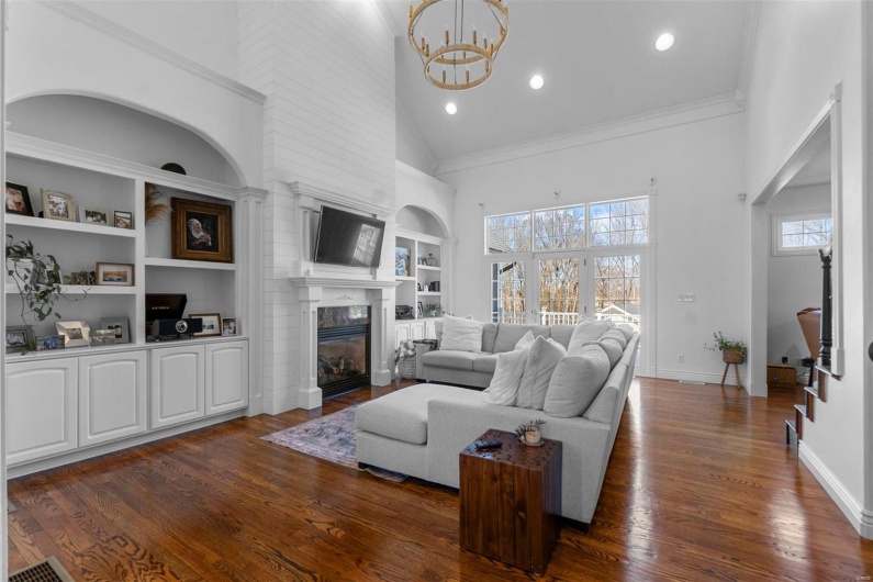 280 Hilltop Meadows Drive, Jackson, Missouri 63755, 5 Bedrooms Bedrooms, 9 Rooms Rooms,4 BathroomsBathrooms,Residential,For Sale,Hilltop Meadows,MAR25010344