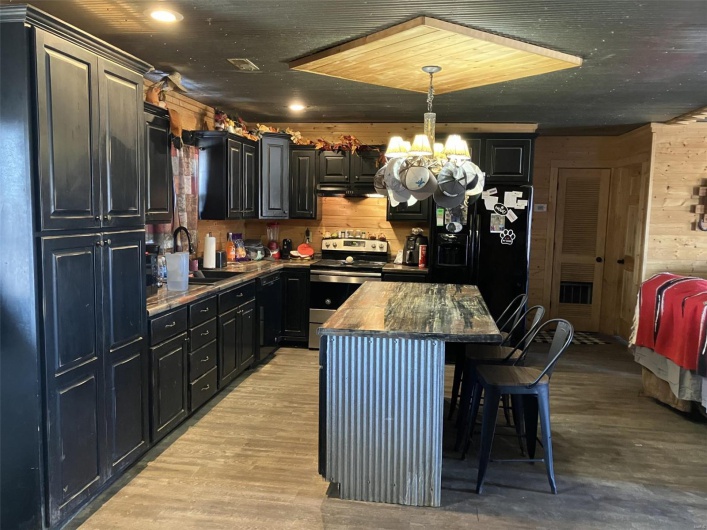 21205 CO. RD. 249, Bloomfield, Missouri 63825, 3 Bedrooms Bedrooms, 8 Rooms Rooms,2 BathroomsBathrooms,Farm,For Sale,CO. RD. 249,MAR25011829