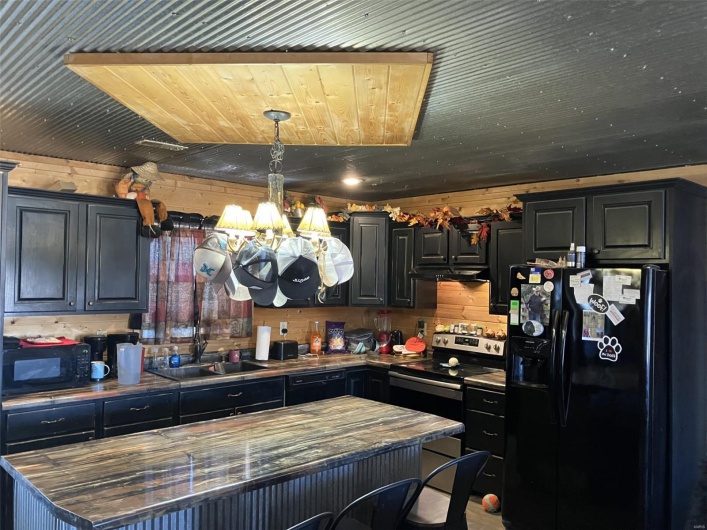 21205 CO. RD. 249, Bloomfield, Missouri 63825, 3 Bedrooms Bedrooms, 8 Rooms Rooms,2 BathroomsBathrooms,Farm,For Sale,CO. RD. 249,MAR25011829