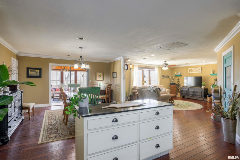 2520 America Road, Galatia, Illinois 62935, 3 Bedrooms Bedrooms, 0 ,2 BathroomsBathrooms,Residential,For Sale,America,0,RMAEB456843