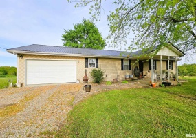 2520 America Road, Galatia, Illinois 62935, 3 Bedrooms Bedrooms, 0 ,2 BathroomsBathrooms,Residential,For Sale,America,0,RMAEB456843