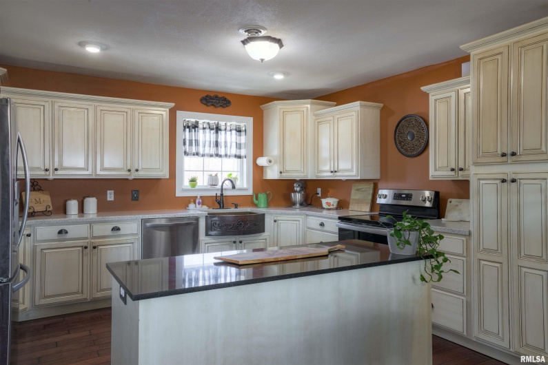 2520 America Road, Galatia, Illinois 62935, 3 Bedrooms Bedrooms, 0 ,2 BathroomsBathrooms,Residential,For Sale,America,0,RMAEB456843