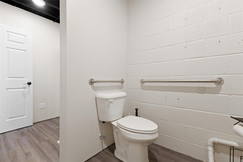 317 East Columbia, Farmington, Missouri 63640, ,Commercial Sale,For Sale,East Columbia,MAR25011656