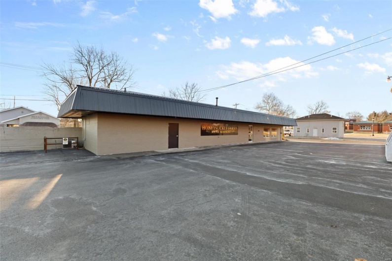 317 East Columbia, Farmington, Missouri 63640, ,Commercial Sale,For Sale,East Columbia,MAR25011656